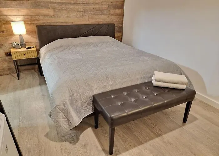 Ultra Bohemian 4 Apartment