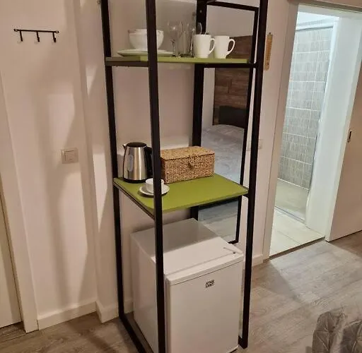 Ultra Bohemian 4 Apartment *